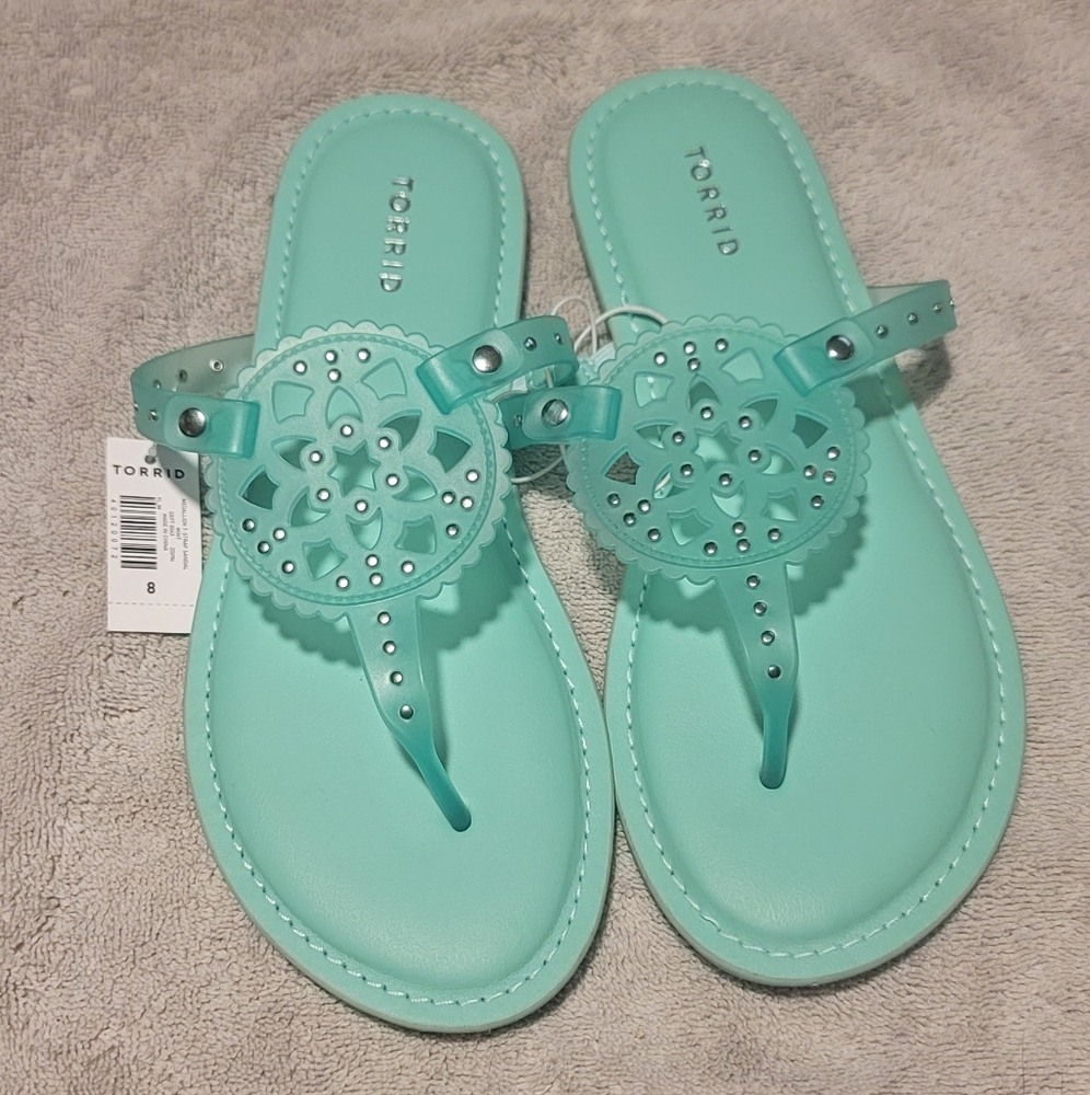 NWT Torrid Medallion T-Strap Sandal - Mint - Silver Studs - 8WW (extra wide)